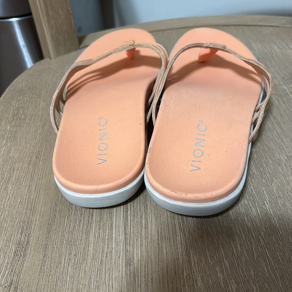 Vionic orange Flip flops size 7.
Sample pair no box 10 inches length
A-2 - Picture 4 of 5
